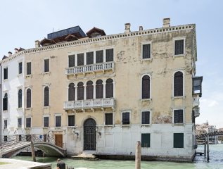 Palazzo Loredan Cini in Venice – Facade on rio di san Vio.