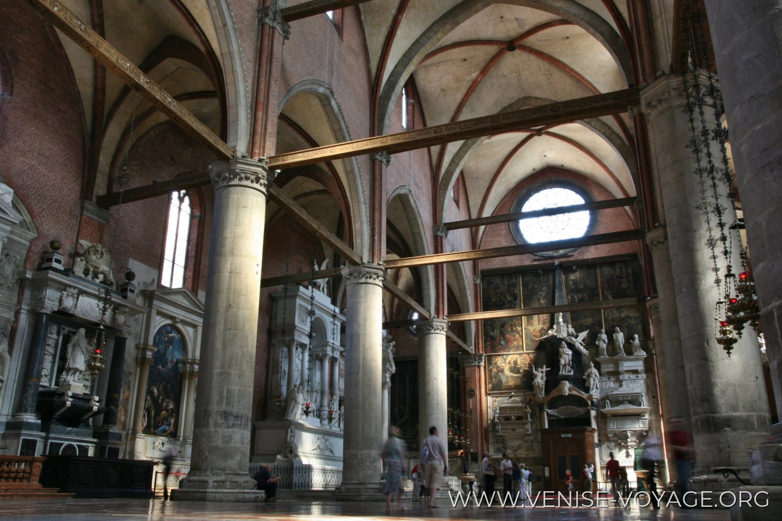 Nef de Santa Maria dei Frari, Venise