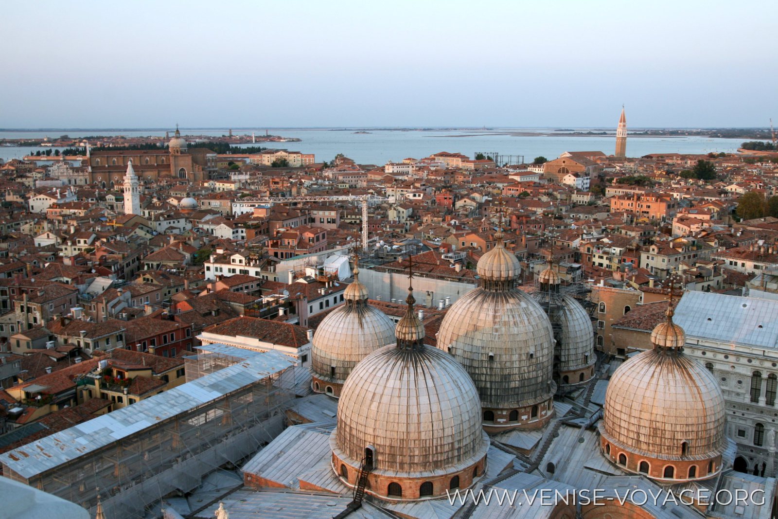 Panorama depuis le clocher de Saint-Marc à Venise 03
